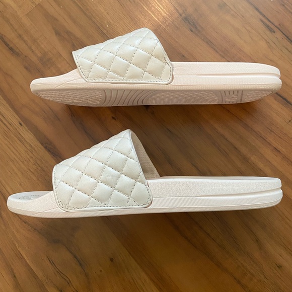 APL Lusso Slides - Picture 3 of 10